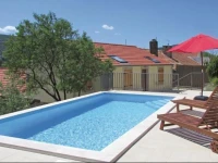 Potomse with Outdoor Swimming Pool 389 Holiday Home 