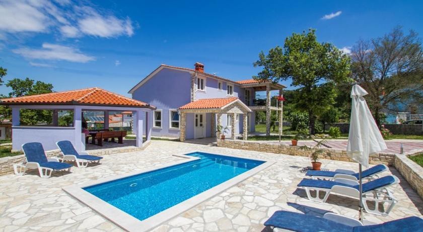 Verbanci bb Cr Holiday Home 