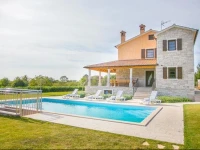 in Dobravci Kanfanar with Balcony Holiday Home 