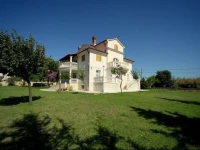 Liznjan Three-Bedroom Holiday Home 1 