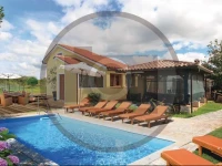 Loborika 2 Holiday Home 