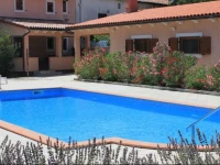 Rici Holiday Home 