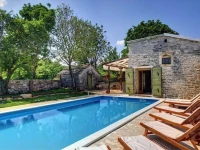 Zei XXVI Holiday Home 