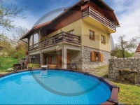 Three-Bedroom Holiday home with a Fireplace in Lukovdol 