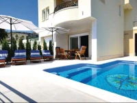 Four-Bedroom Holiday home Makarska with a Fireplace 01 