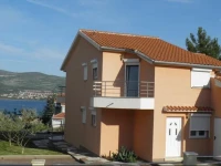 Pridraga Four-Bedroom Holiday Home 1 