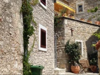 Secret House Andrea 