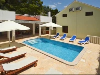 Prizba 1 Holiday Home 
