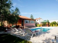 Ivona Holiday Home 