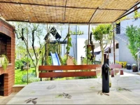 Bruno 639 Holiday House 