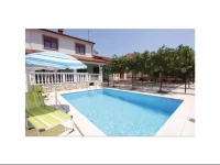 Pula Varetonova stancija Holiday Home 