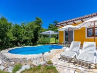 Zei V Holiday Home 