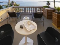 Riva Luxury Suites 