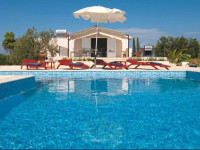 Sutivan 29 Holiday Home