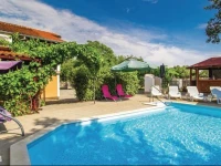 Sveti Anton V Holiday Home 