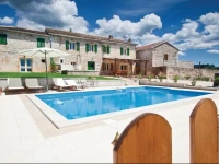 Tinjan 56 Holiday Home 