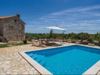 Burjaki Cr Holiday Home 
