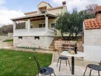 Tina Holiday Home 