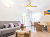 Pula 1 Holiday Home 