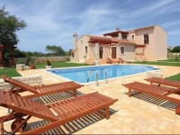 Pula Valtura II Holiday Home 