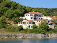 Villa IЕѕ 