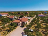Cista Velika 99 with Outdoor Swimmingpool Holiday Home 