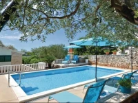 Eight-Bedroom Holiday home Mali Drvenik with Sea view 01 