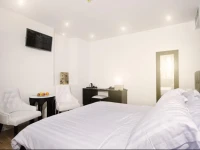 Dolphin Suites Boutique Hotel 