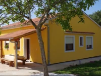 Oliva 2 Holiday Home 