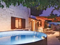 Peroj Cr Holiday Home 