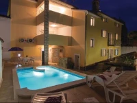 Vodnjan 44 with Outdoor Swimmingpool Holiday Home 