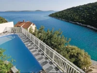 Vinisce 46 with Outdoor Swimmingpool Holiday Home 