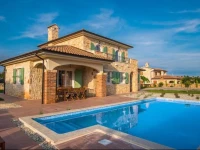 in Vrh with Four-Bedrooms 1 Holiday Home 