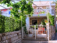Branko Holiday Home 