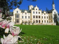 LГЎznД› Hotel VrГЎЕѕ s.r.o. 