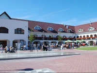 SluneДЌnГ­ dvЕЇr Hotel 