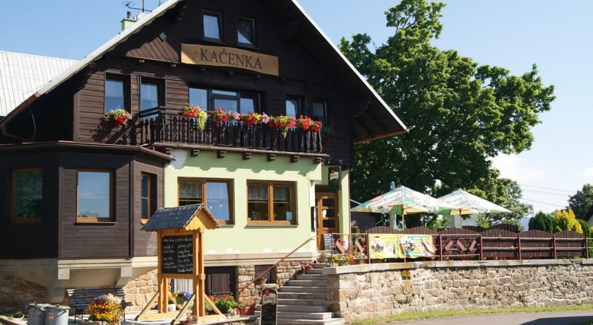 KaДЌenka Hotel 