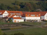 ovГЅ a jezdeckГЅ areГЎl DvЕЇr KrutД›nice Hotel 