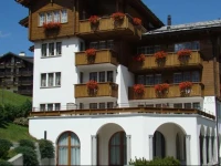 Arcade Apartments & Spa 