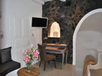 Art Maisons Aspaki-Oia Castle