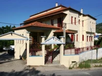Hotel Kavouris 2*