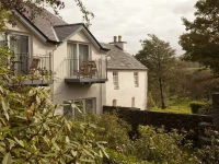Woodhill House 3*