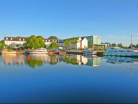 Hodson Bay Hotel