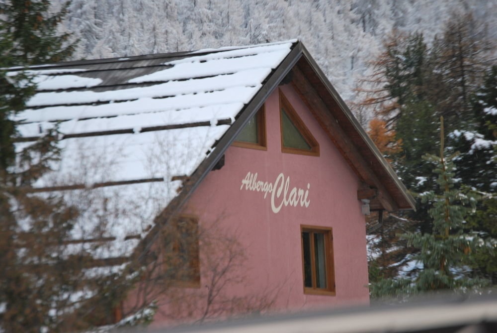 Hotel Clari 3*