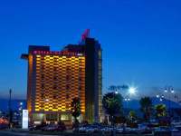 Breaking Business Hotel