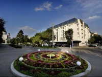 Plaza V Hotel 4*