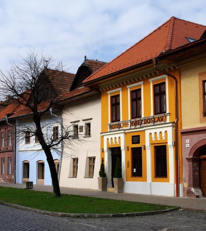 Hviezdoslav 3*