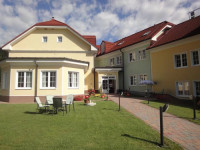 Cateski dvorec