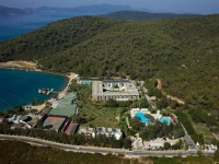Crystal Green Bay Resort & Spa 4*