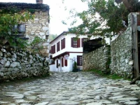 Kirkinca House 